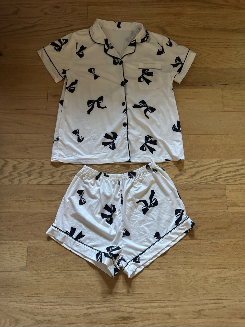 Women's Short Sleeve Short PJ Set Cream With Black Bows Size S